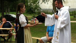 Park avatása, kemence szentelése.